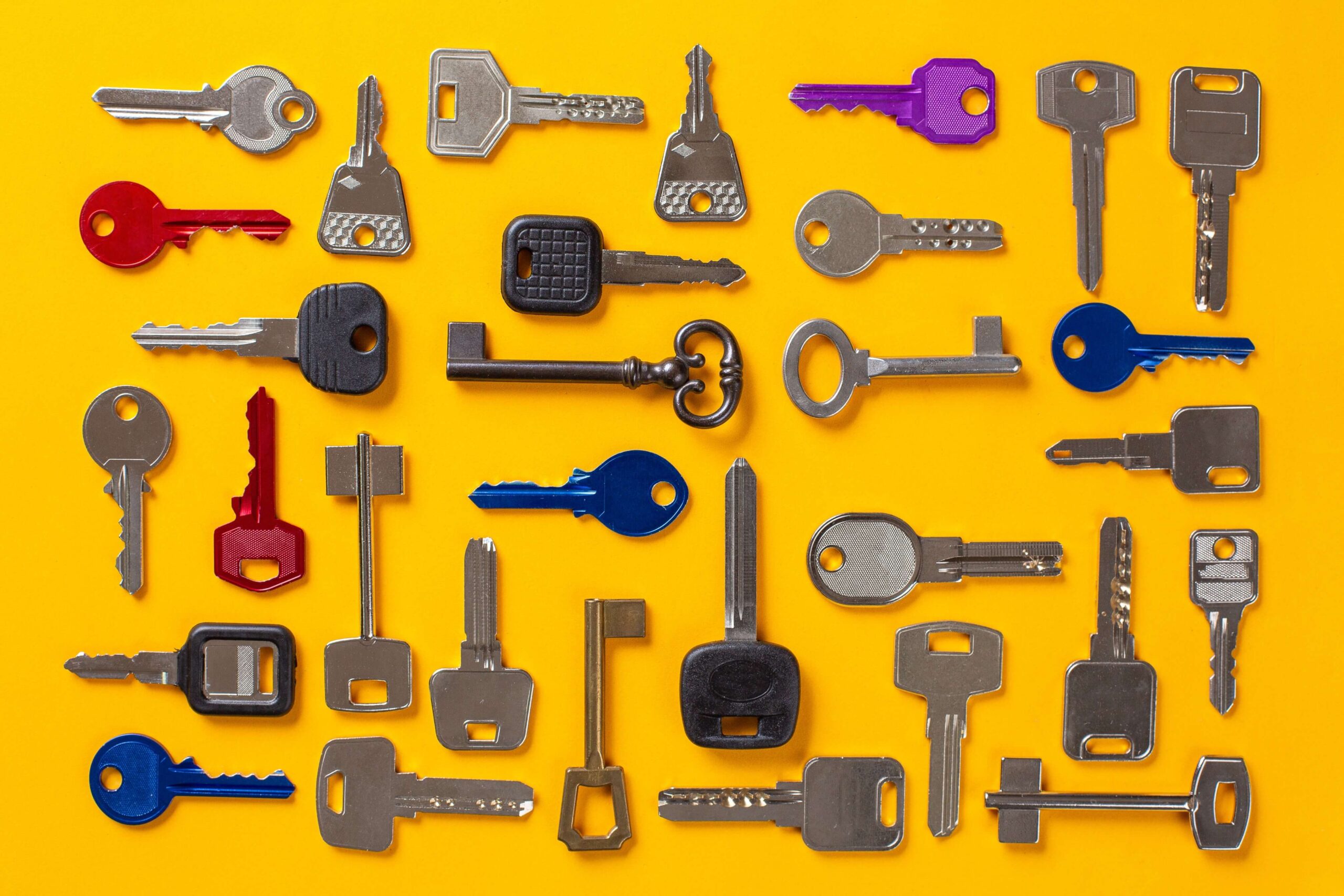 different-types-keys-duplicate-placed-order-top-view (1) (1)